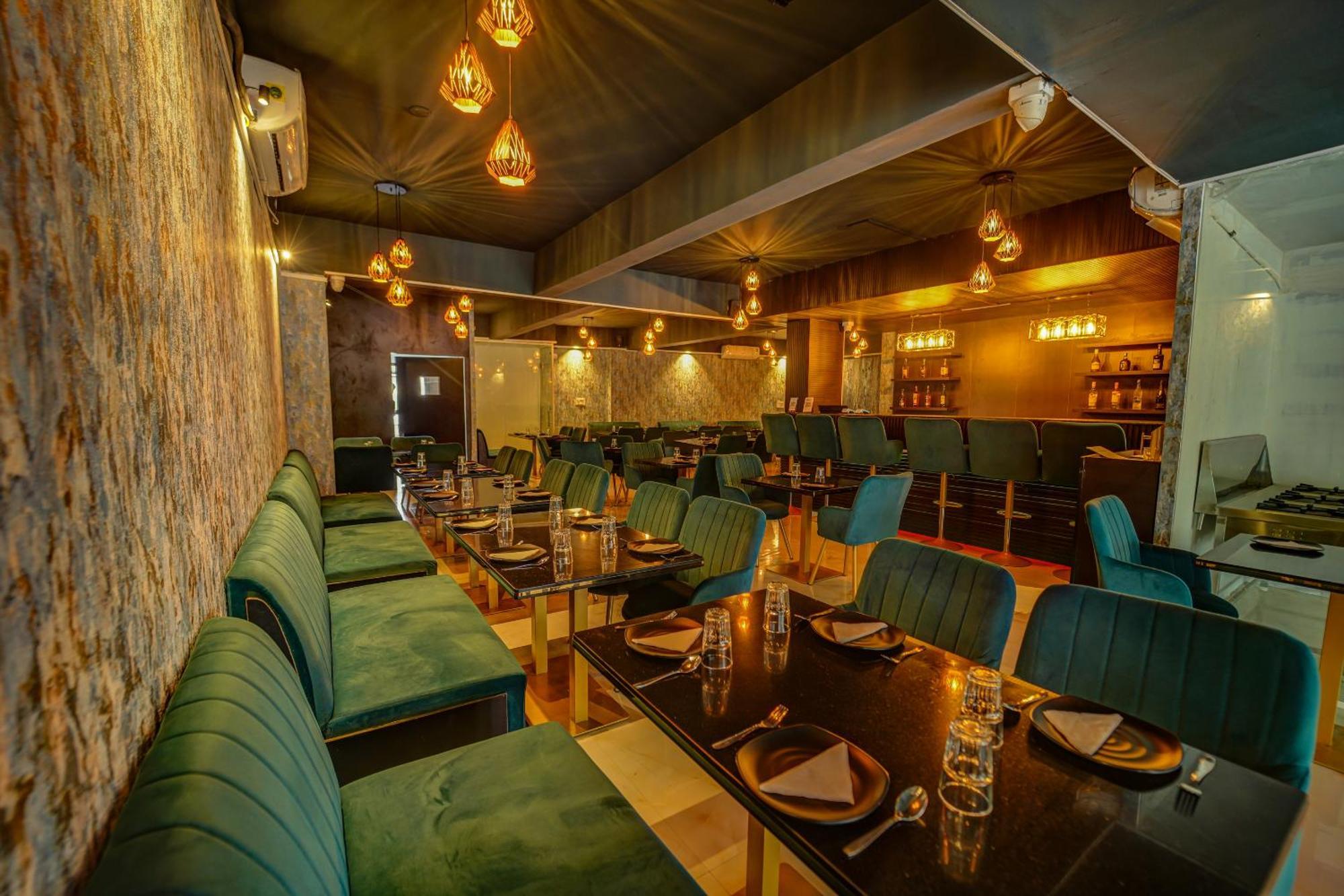 The Emerald Inn Bangalore Extérieur photo