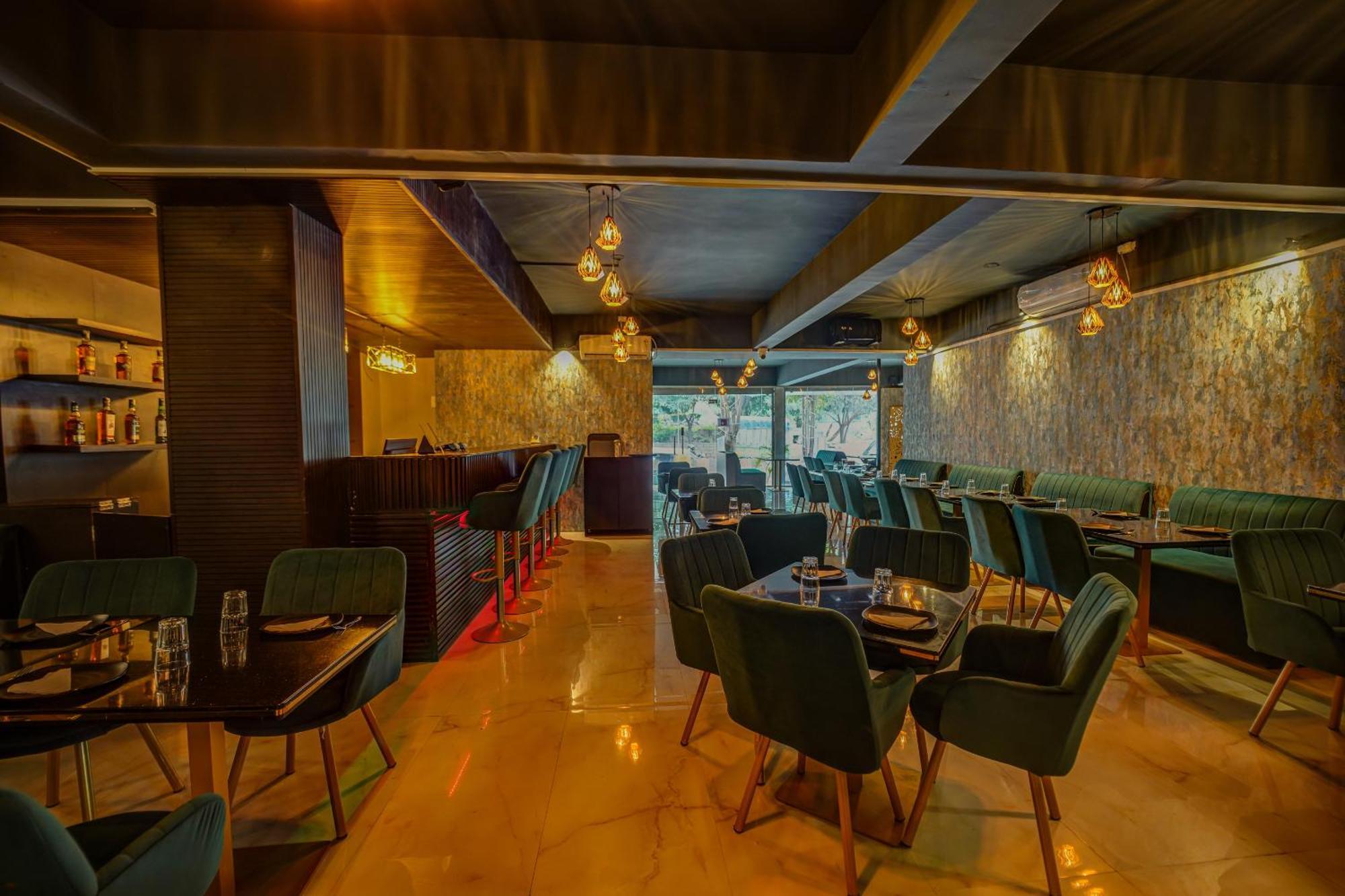 The Emerald Inn Bangalore Extérieur photo