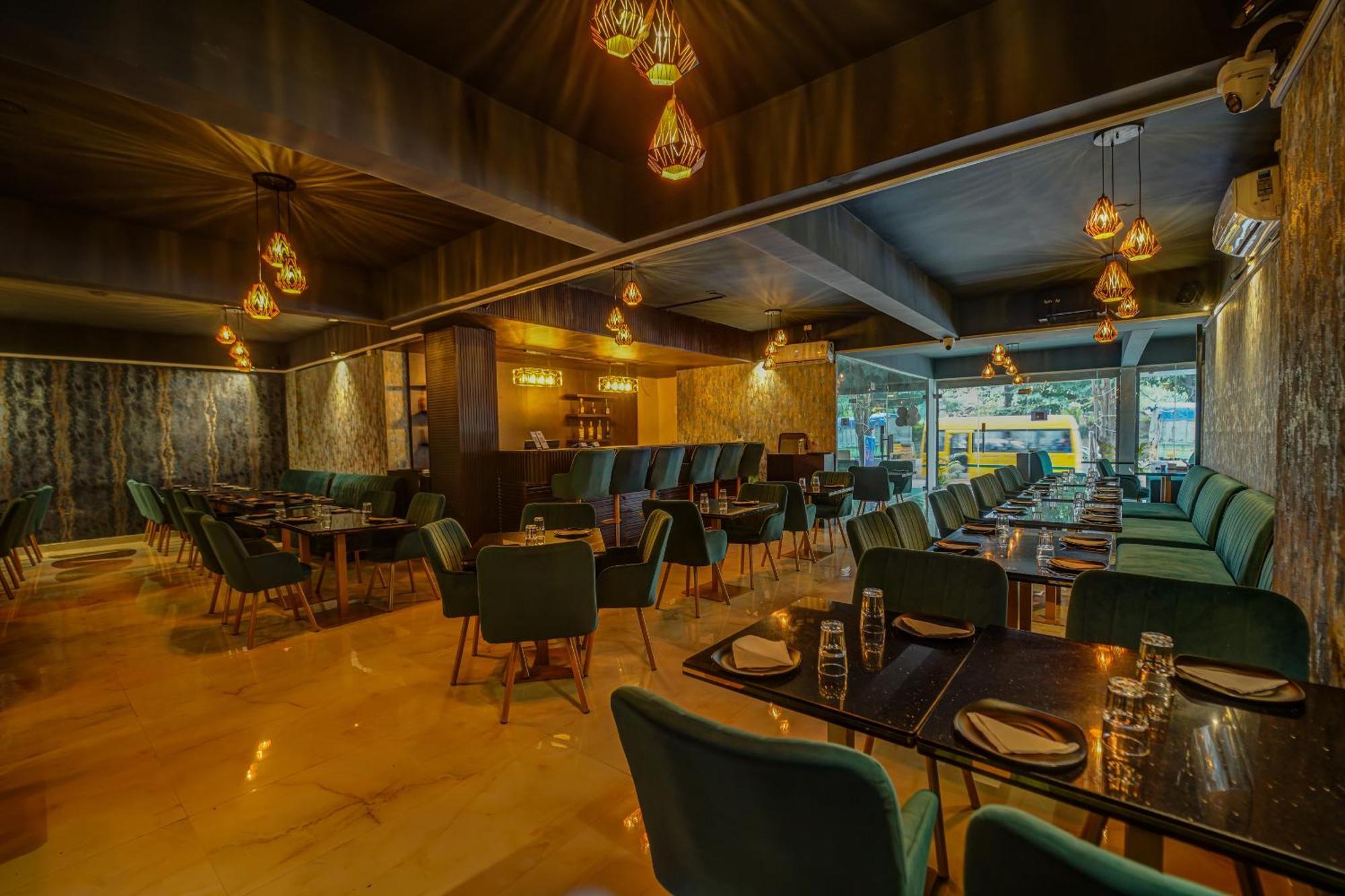 The Emerald Inn Bangalore Extérieur photo